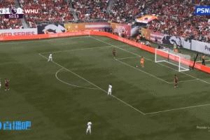 门将再送一礼！阿雷奥拉出球失误，B费潇洒原地摆腿撩射破门