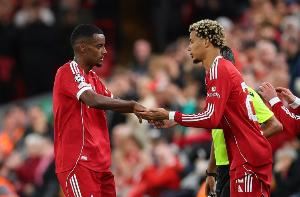 埃基蒂克：斯洛特告诫我别再脱衣庆祝了 我和伊萨克可以共存